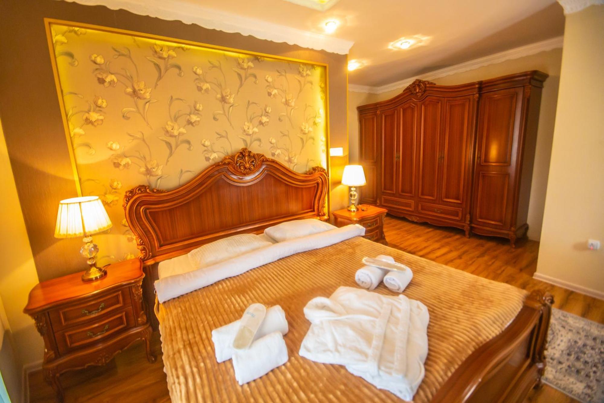 Hotel Caravan Palace Kutaisi Exterior photo