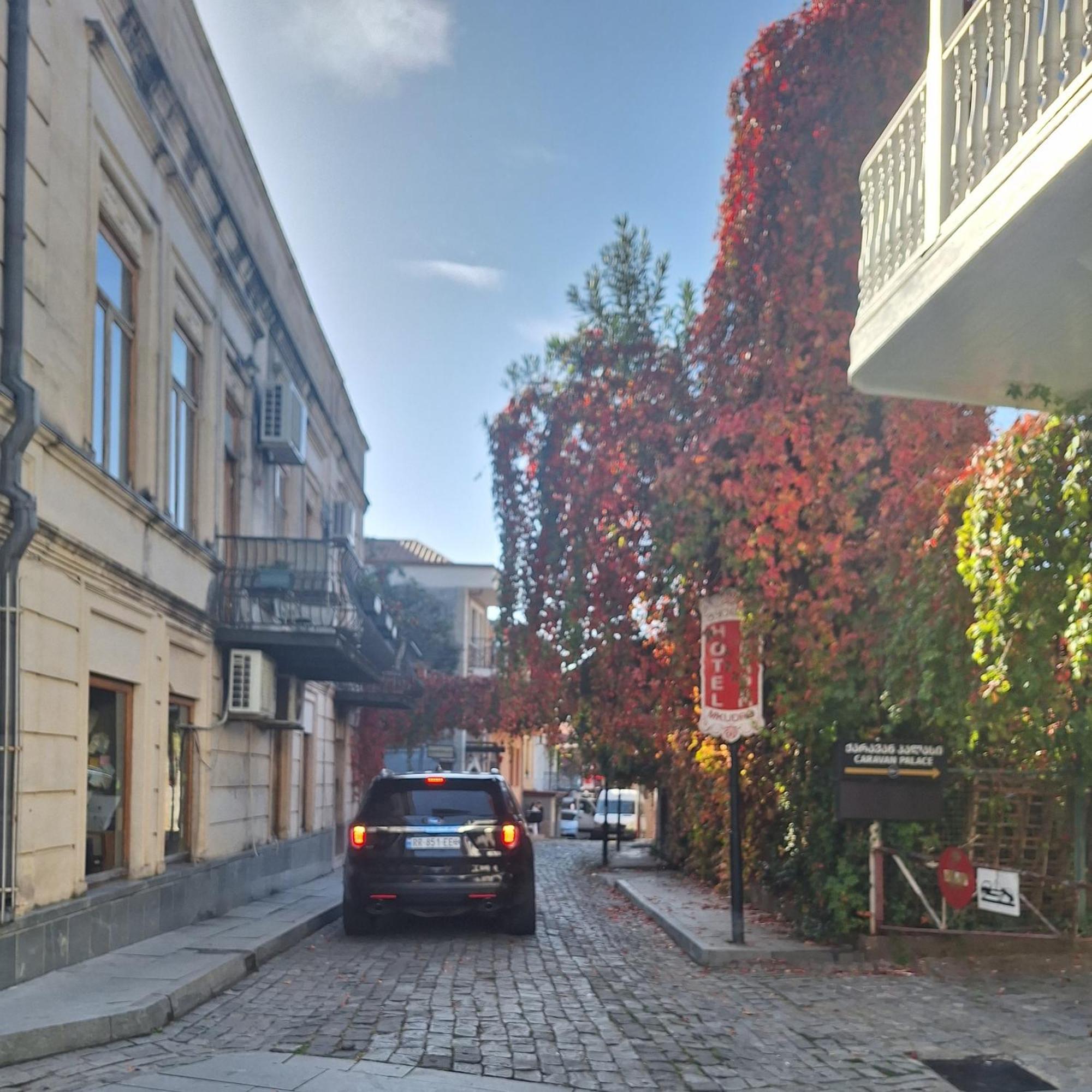 Hotel Caravan Palace Kutaisi Exterior photo