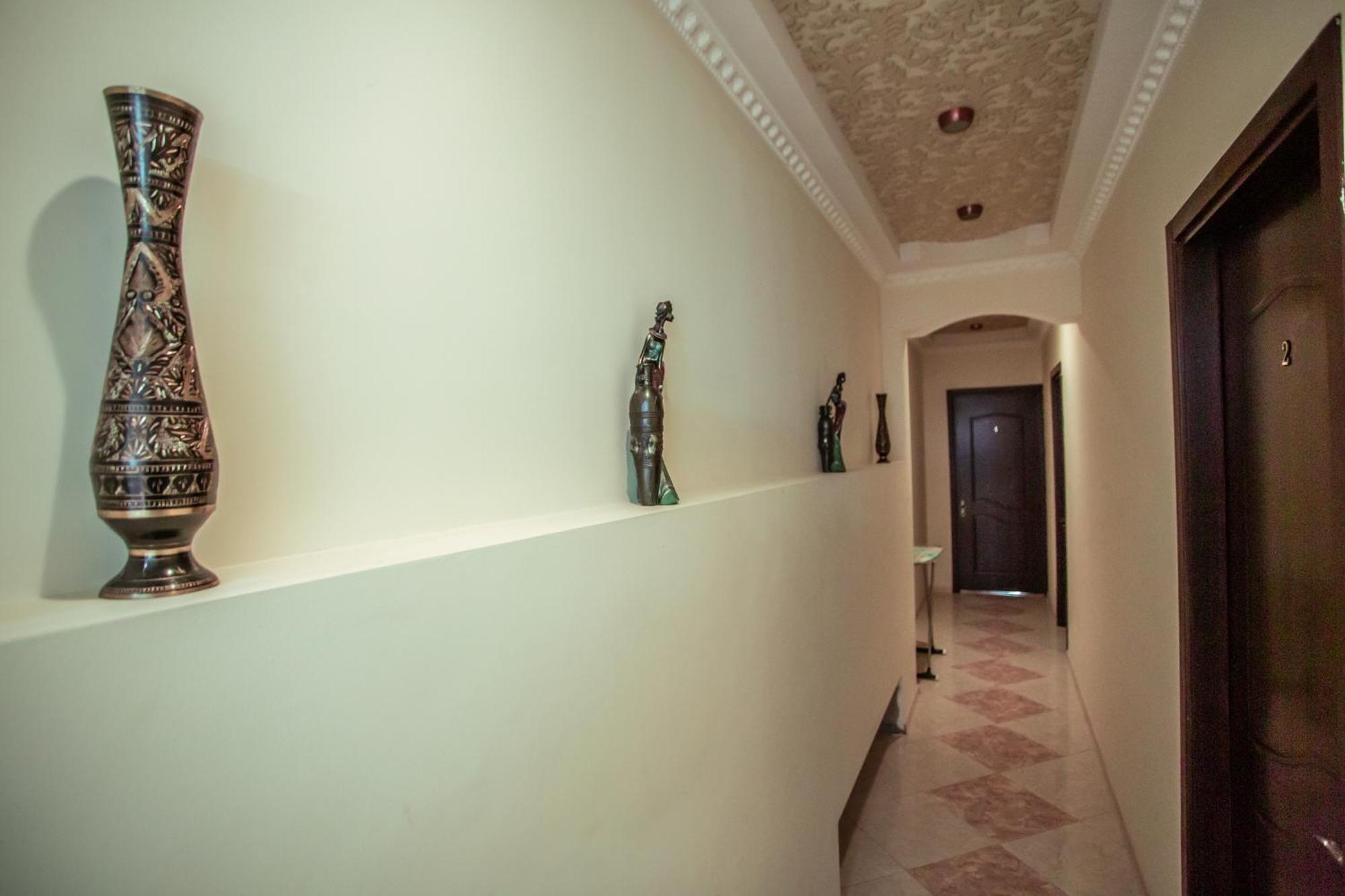 Hotel Caravan Palace Kutaisi Exterior photo