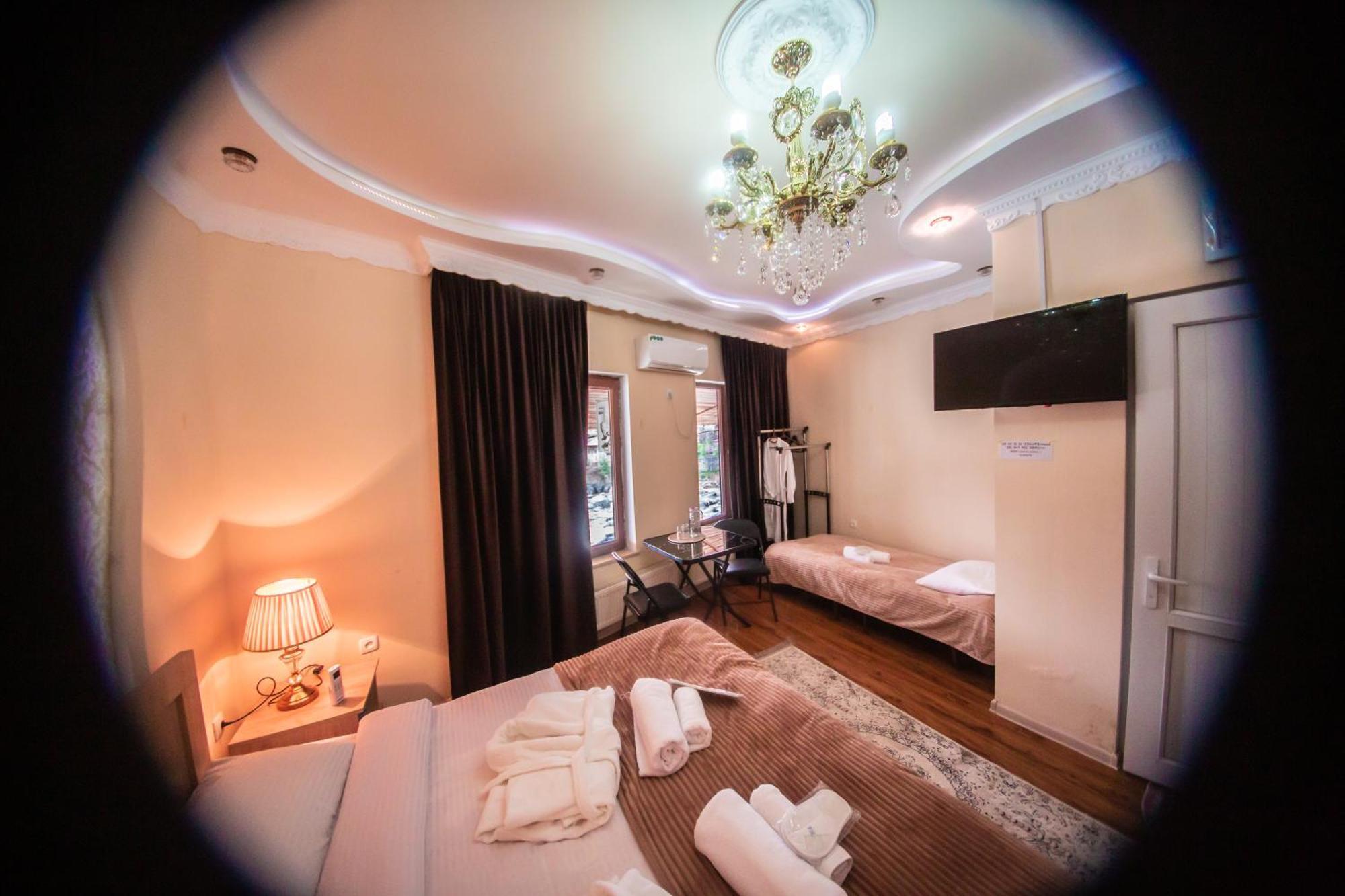Hotel Caravan Palace Kutaisi Exterior photo