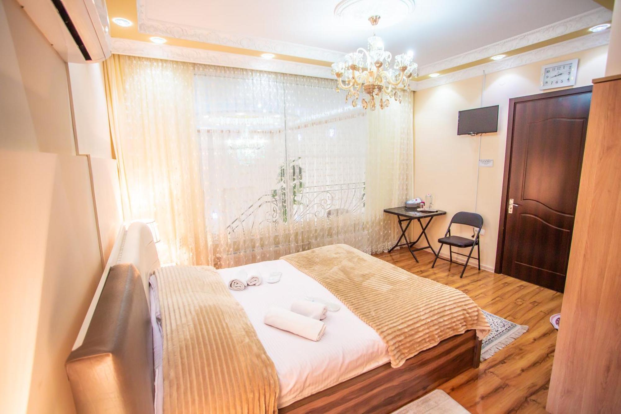 Hotel Caravan Palace Kutaisi Exterior photo