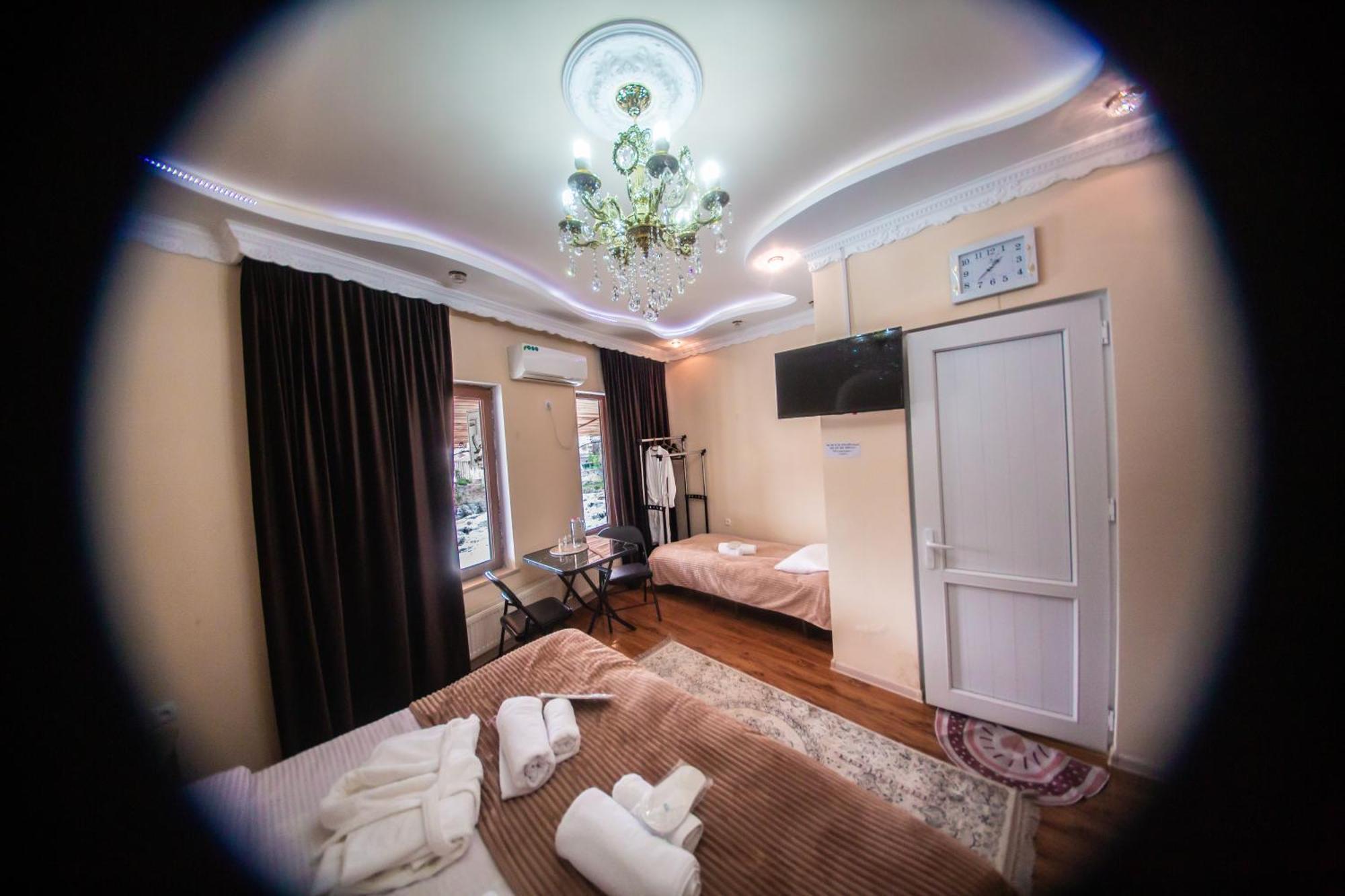 Hotel Caravan Palace Kutaisi Exterior photo